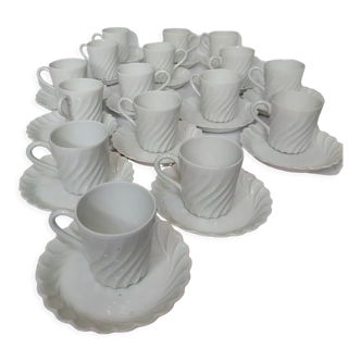 16 tasses à café en porcelaine de Limoges Haviland