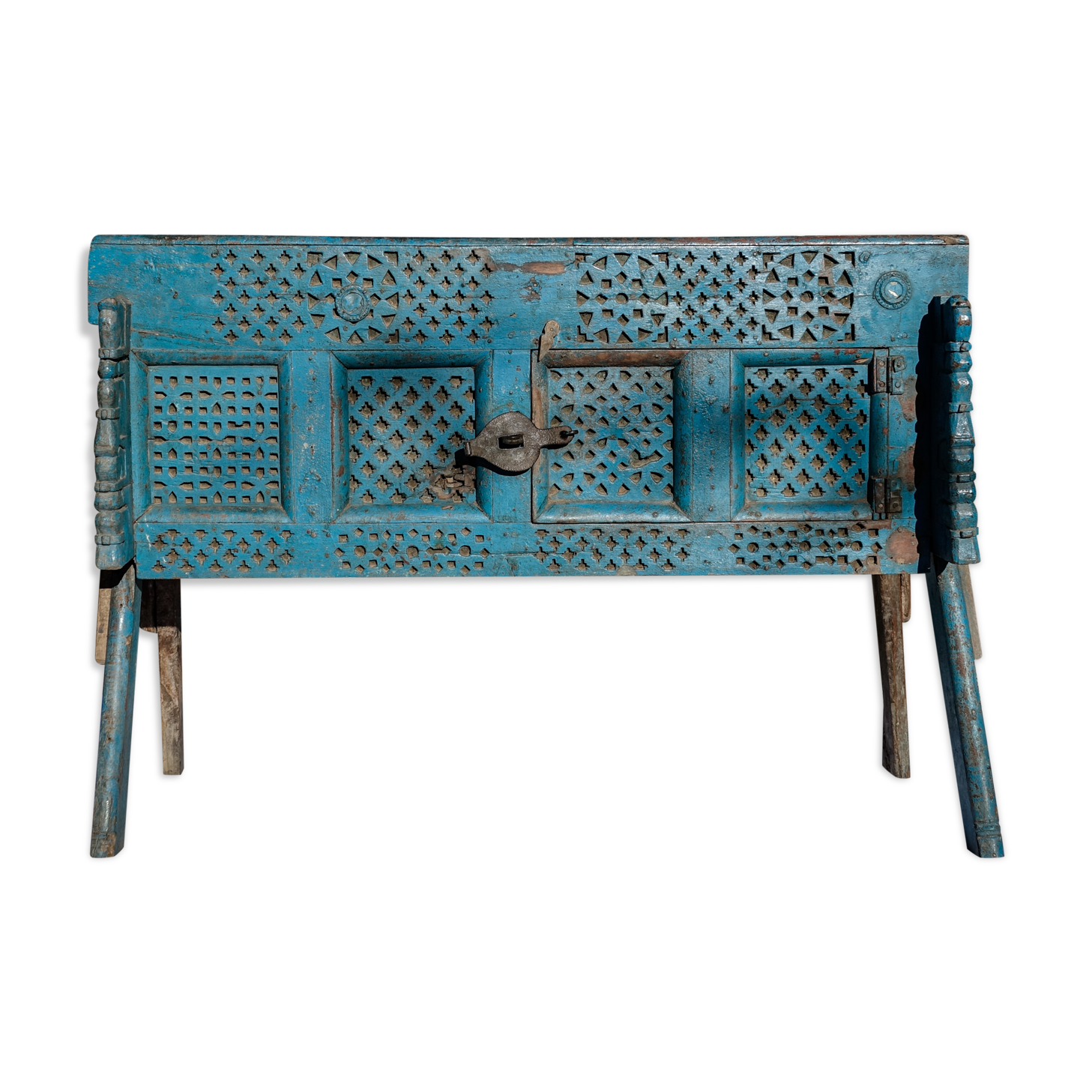 Ancient Indian furniture Damchiya blue
