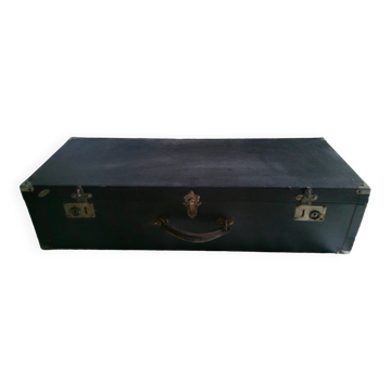 Ancienne grande valise en carton