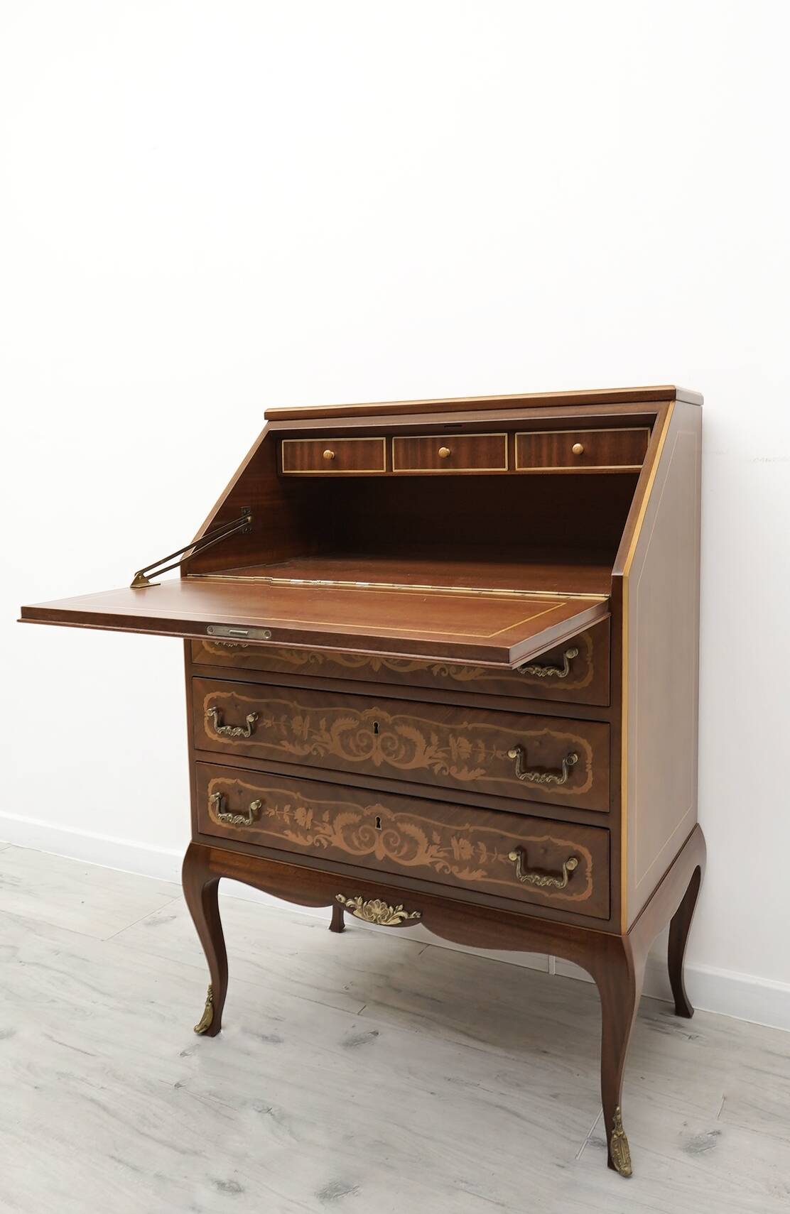 Antique and antique desk, marquetry. After professional renovation.