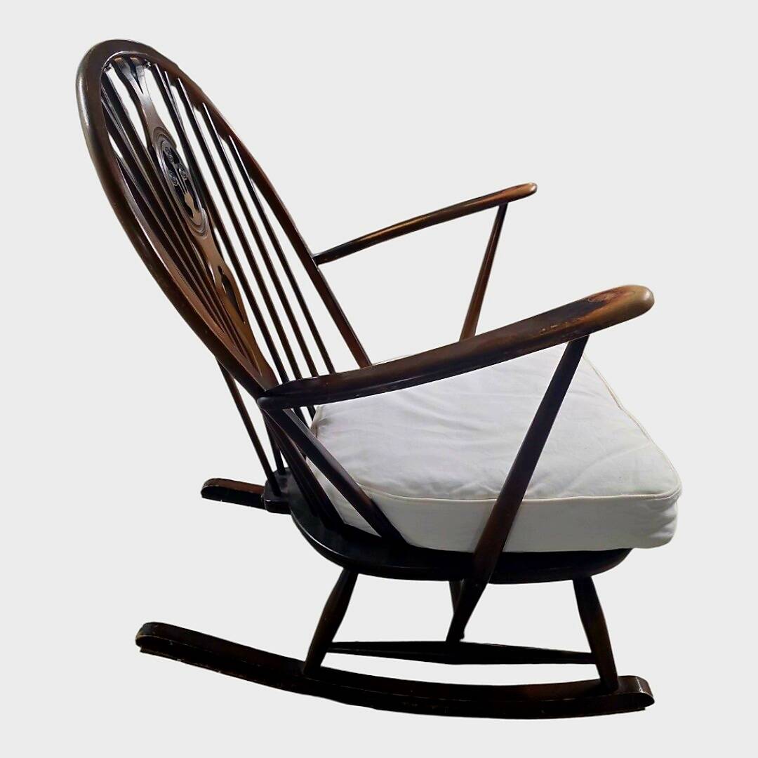 Ercol vintage rocking chair "Grandmother" – Circa 1960