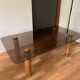 Table basse scandinave en teck marron, plateau verre fumé et détails laiton, 1960s