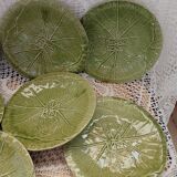8 assiettes plates anciennes en barbotine