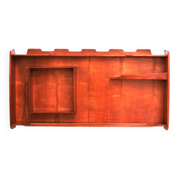 Armoire murale italienne en noyer faite à la main des années 1960.