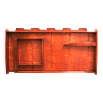 Armoire murale italienne en noyer faite à la main des années 1960.