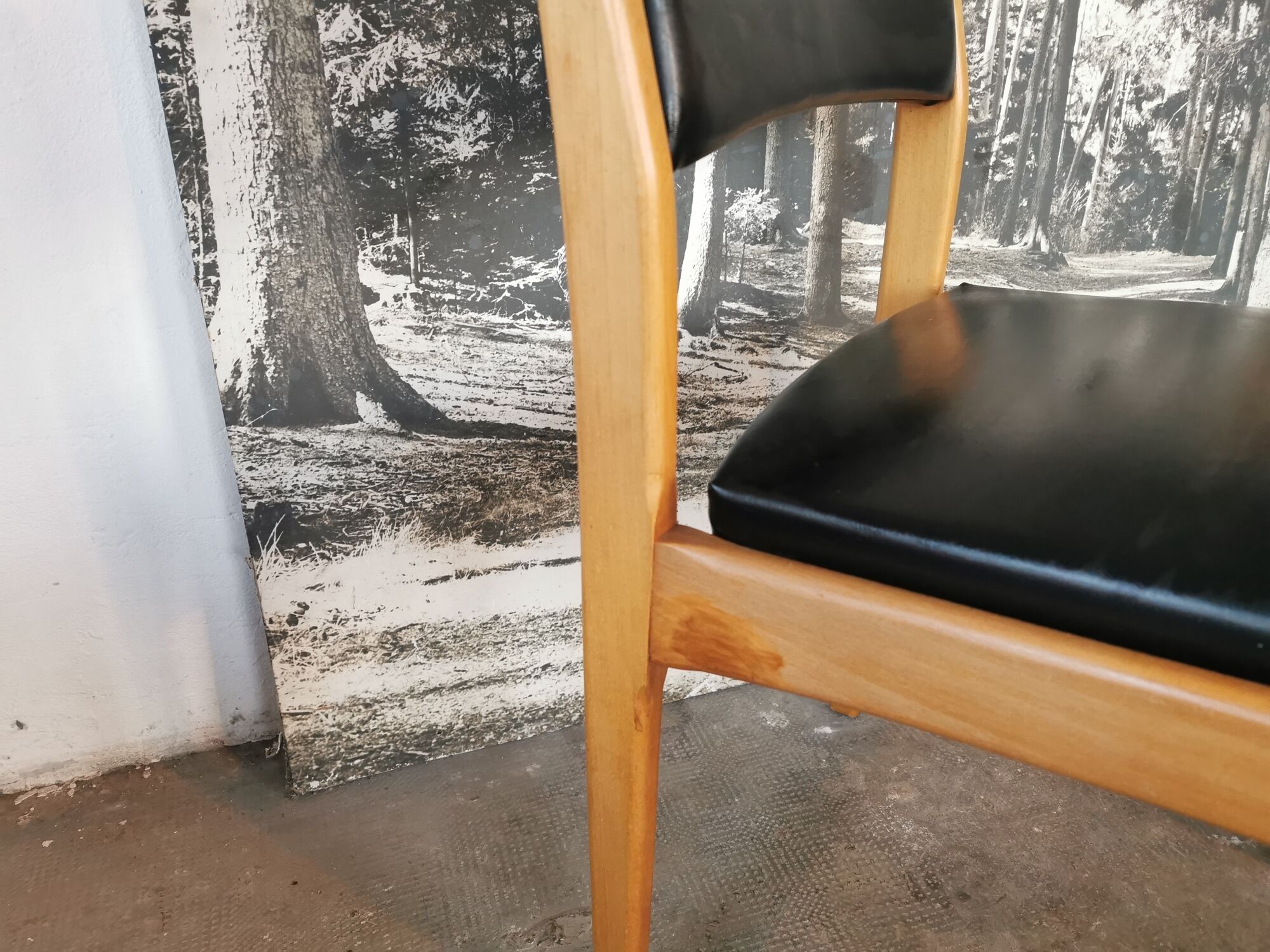 Set of 4 chairs scandinavian style wood and skaï black