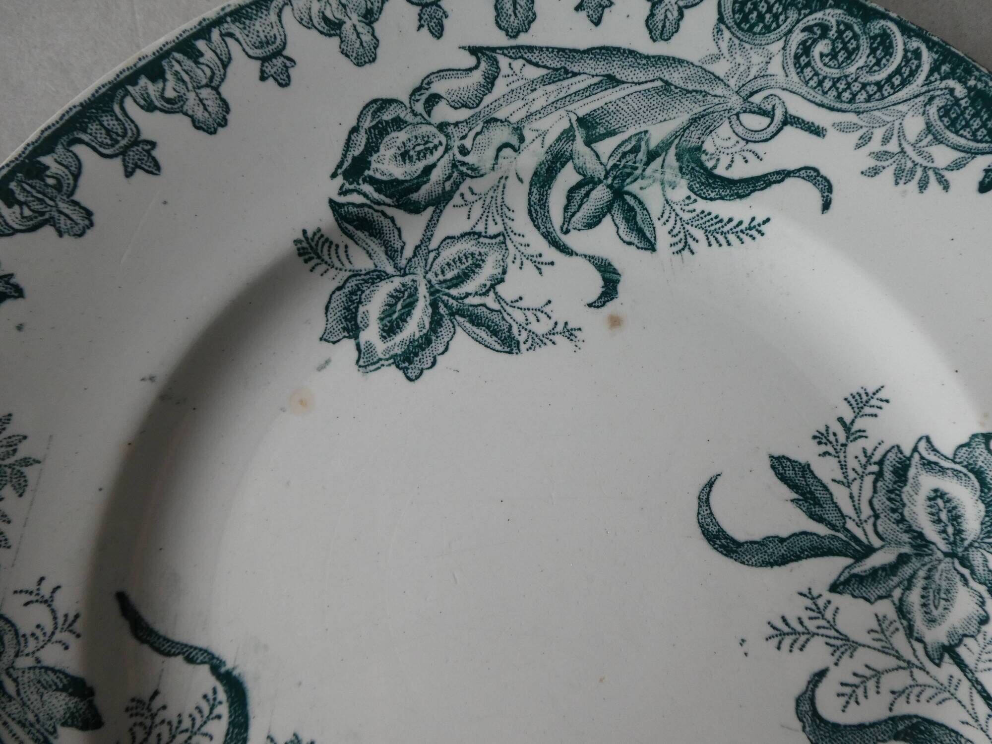 Lot of 6 flat plates Saint Amand Amand in Amandinoise, décor Iris, 1900