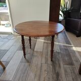 Classic round table
