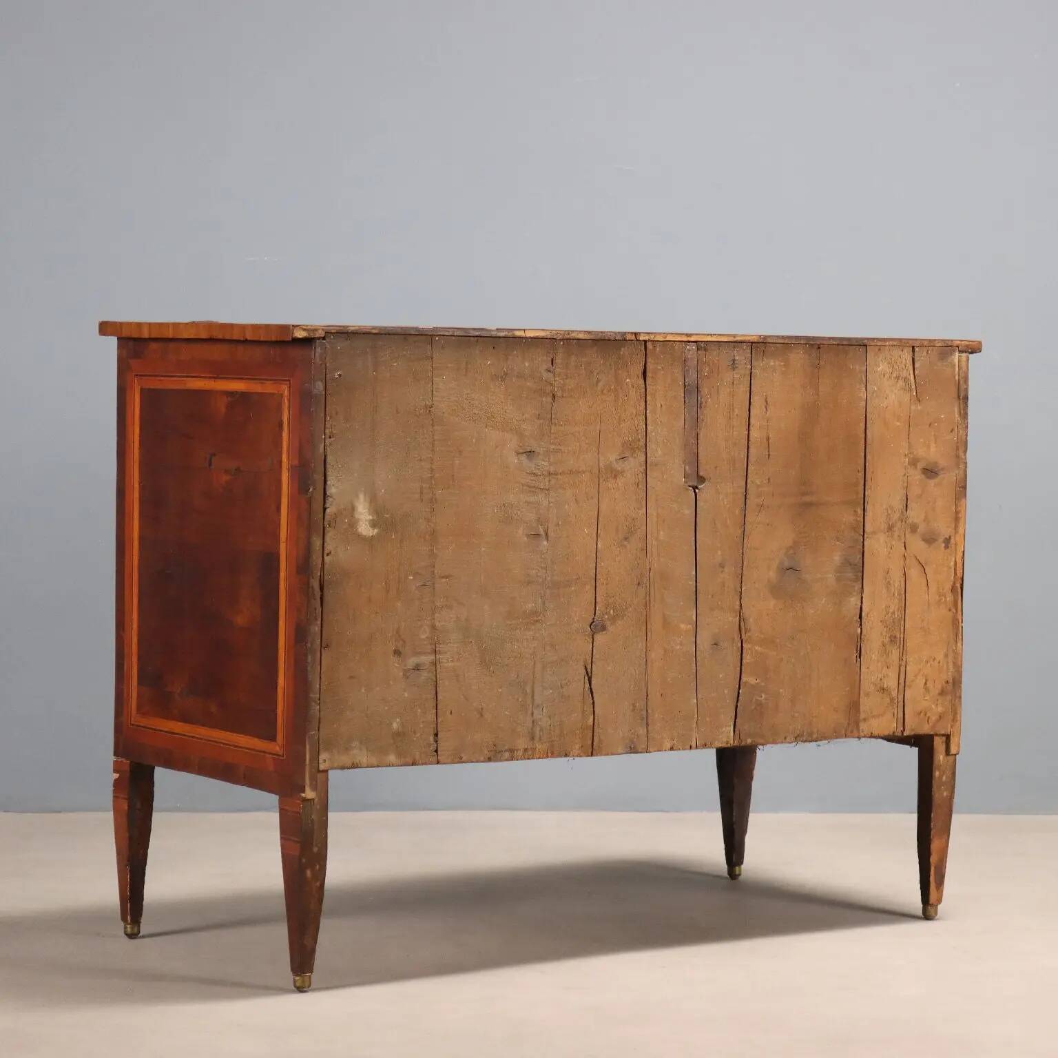 Antique neoclassical cherry wood commode, Italy, 18th century.