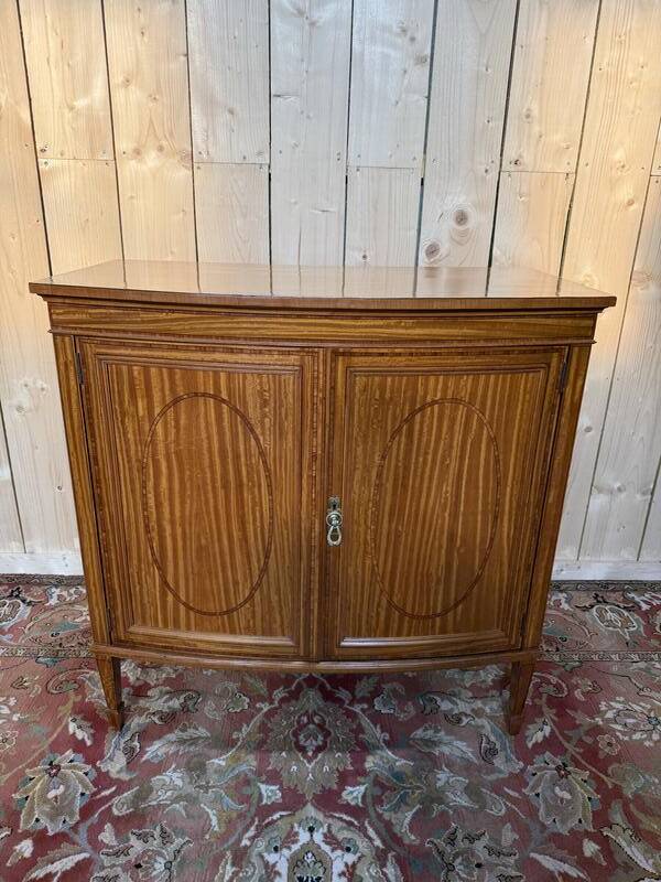 Buffet à hauteur d'appuie de style anglais