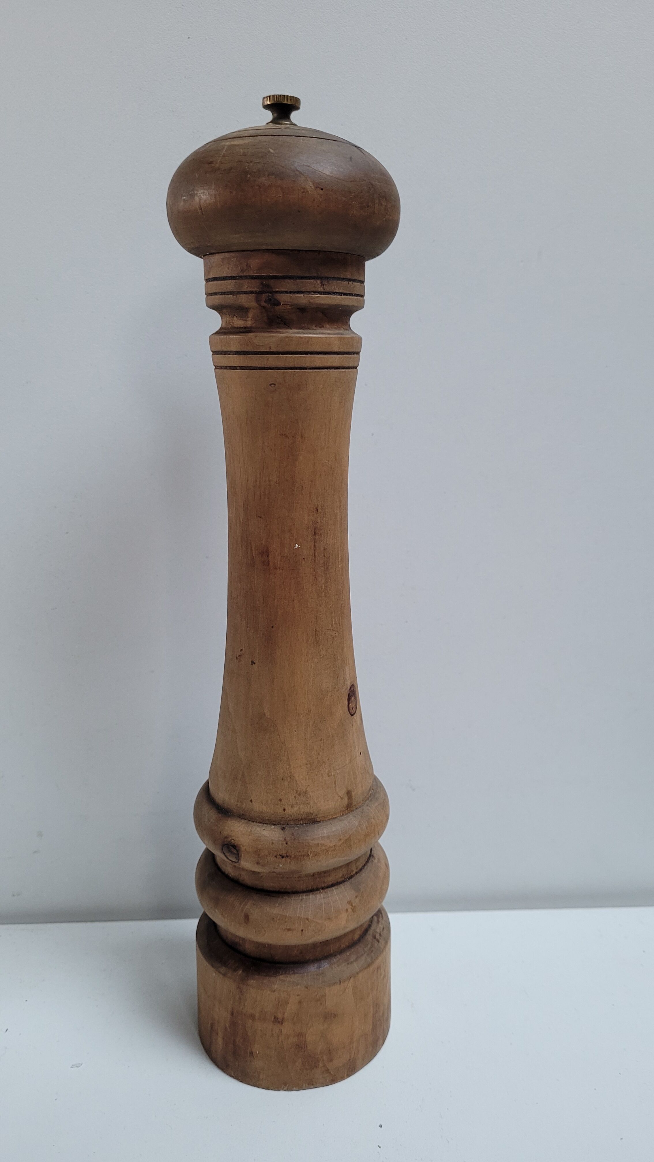 wood pepper mill