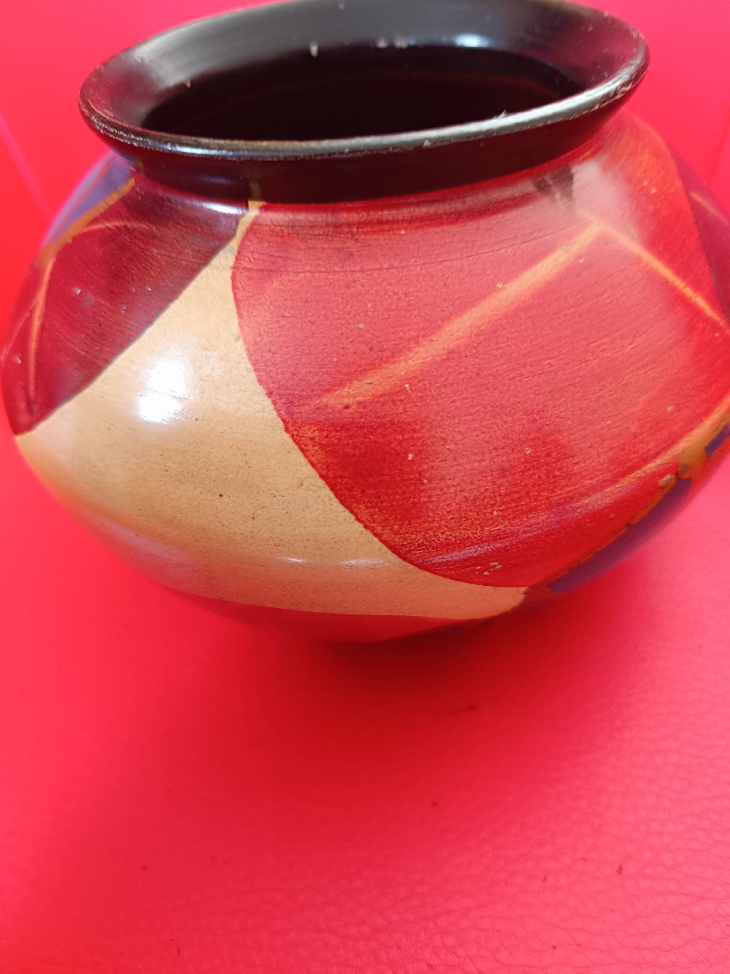 Vallauris ball vase. Signed LG