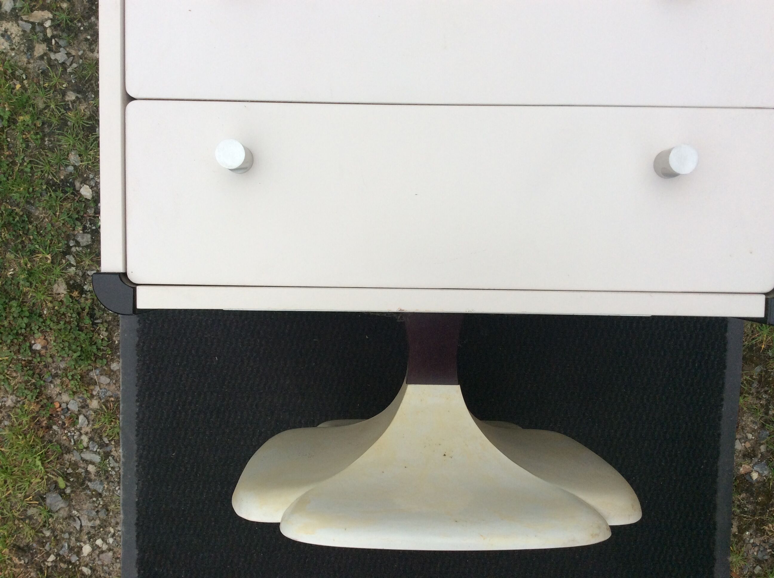 Chest of drawers vintage foot tulip white laquered (Gautier)