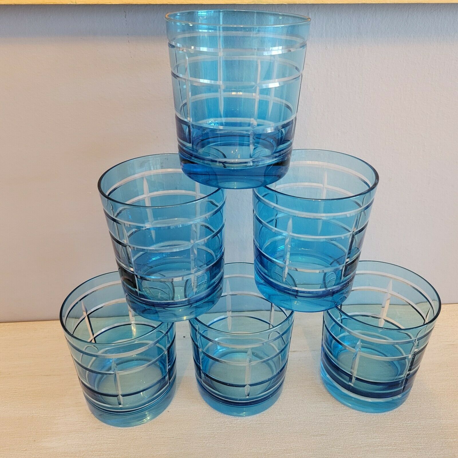 6 glasses of colour-cut blue whisky cups