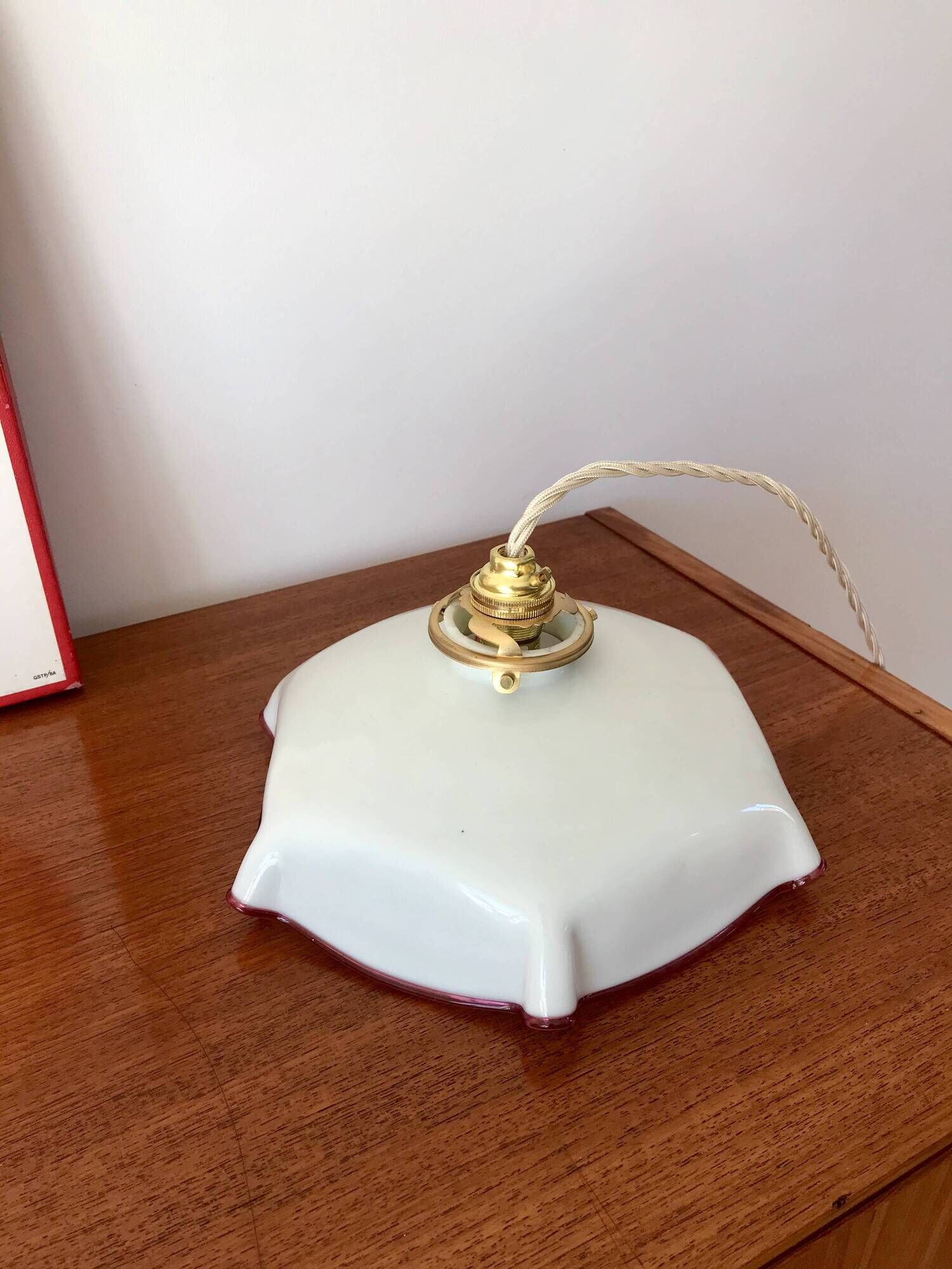 suspension in white pleated opaline and burgundy edging from the 1950s
