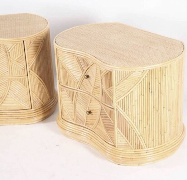 Paire de tables de chevet en rotin