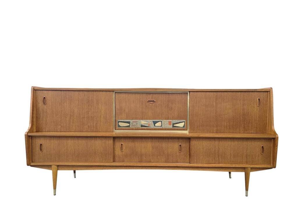 XL vintage sideboard with ceramic accents