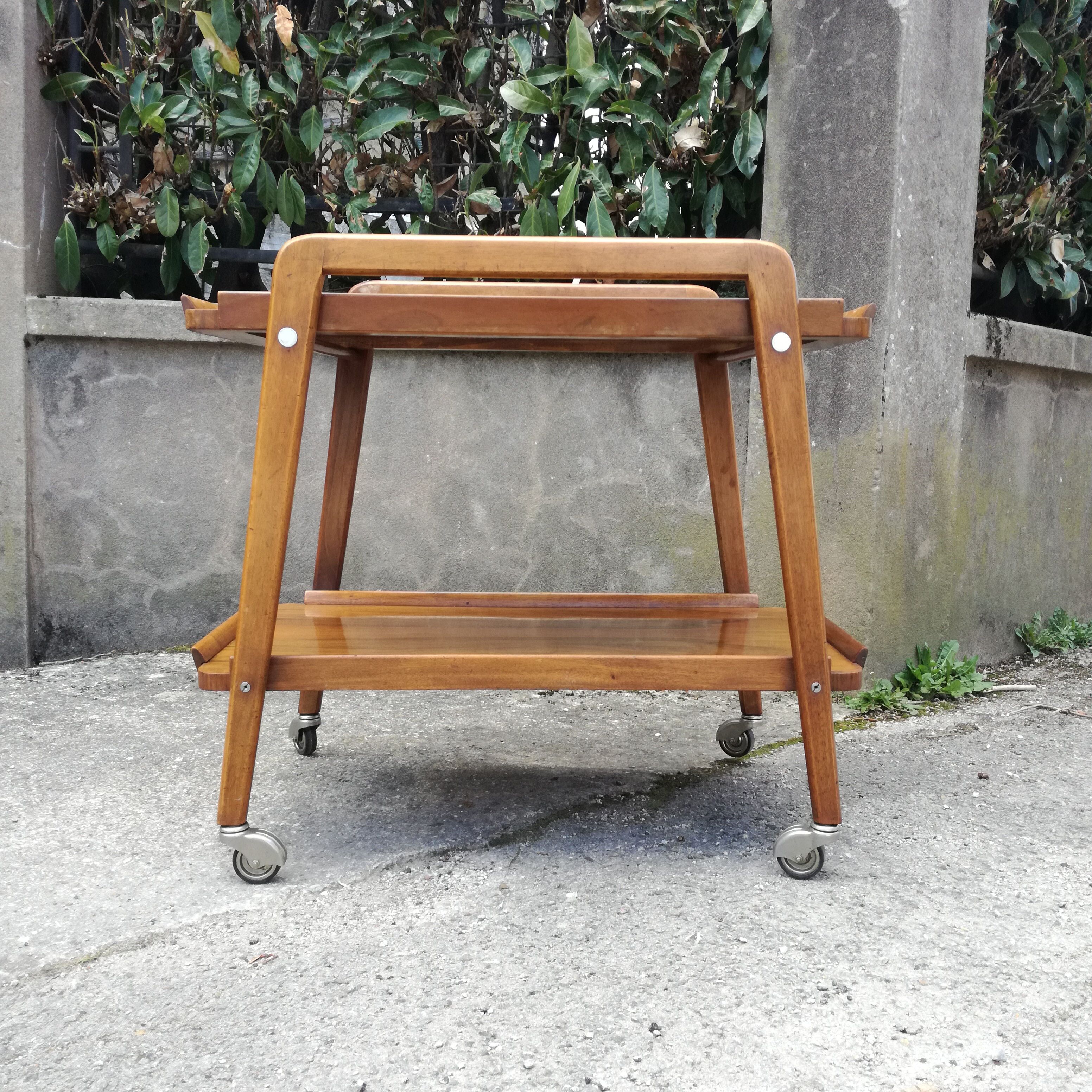 Removable tray service 1940