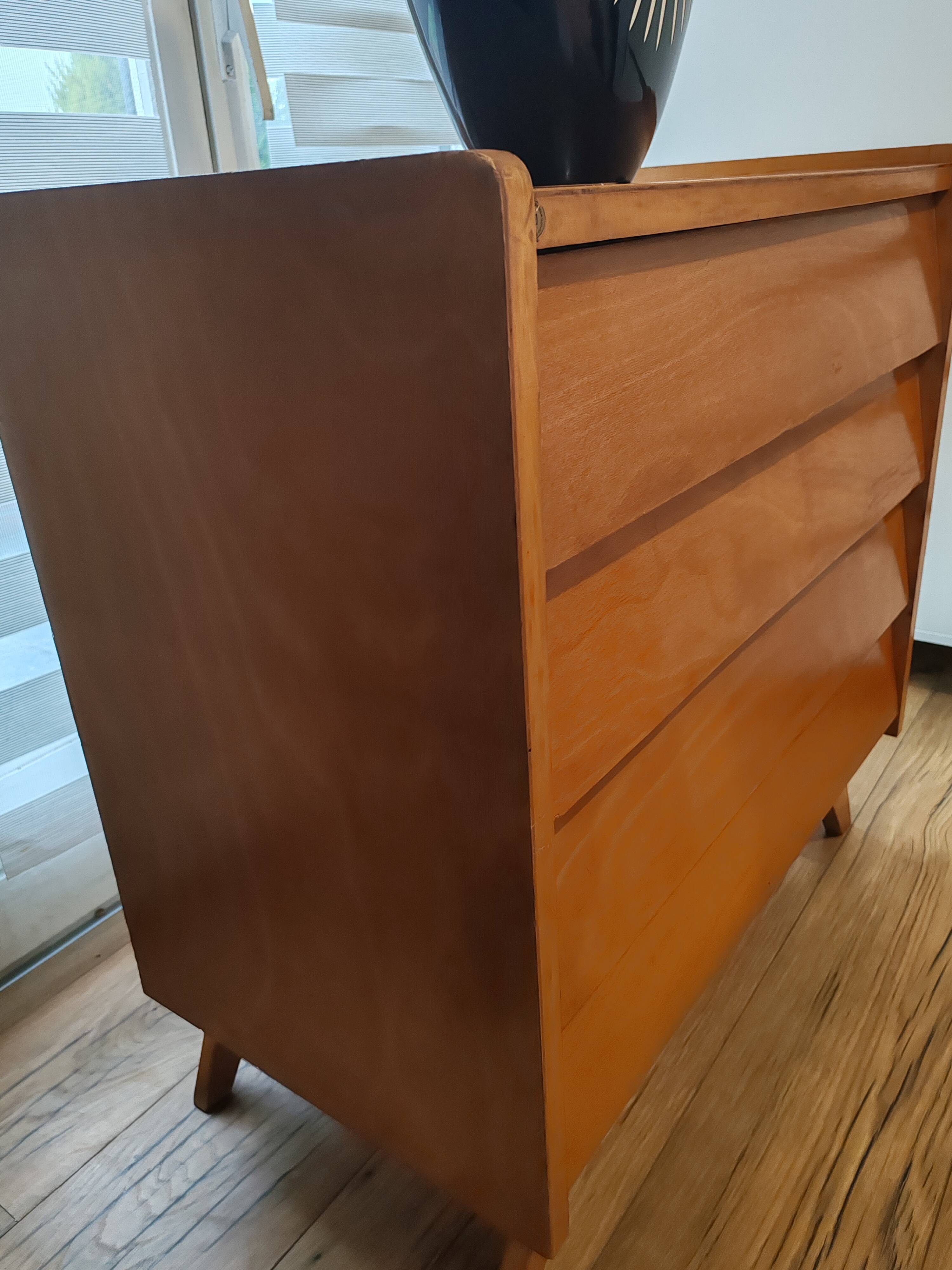 Commode vintage