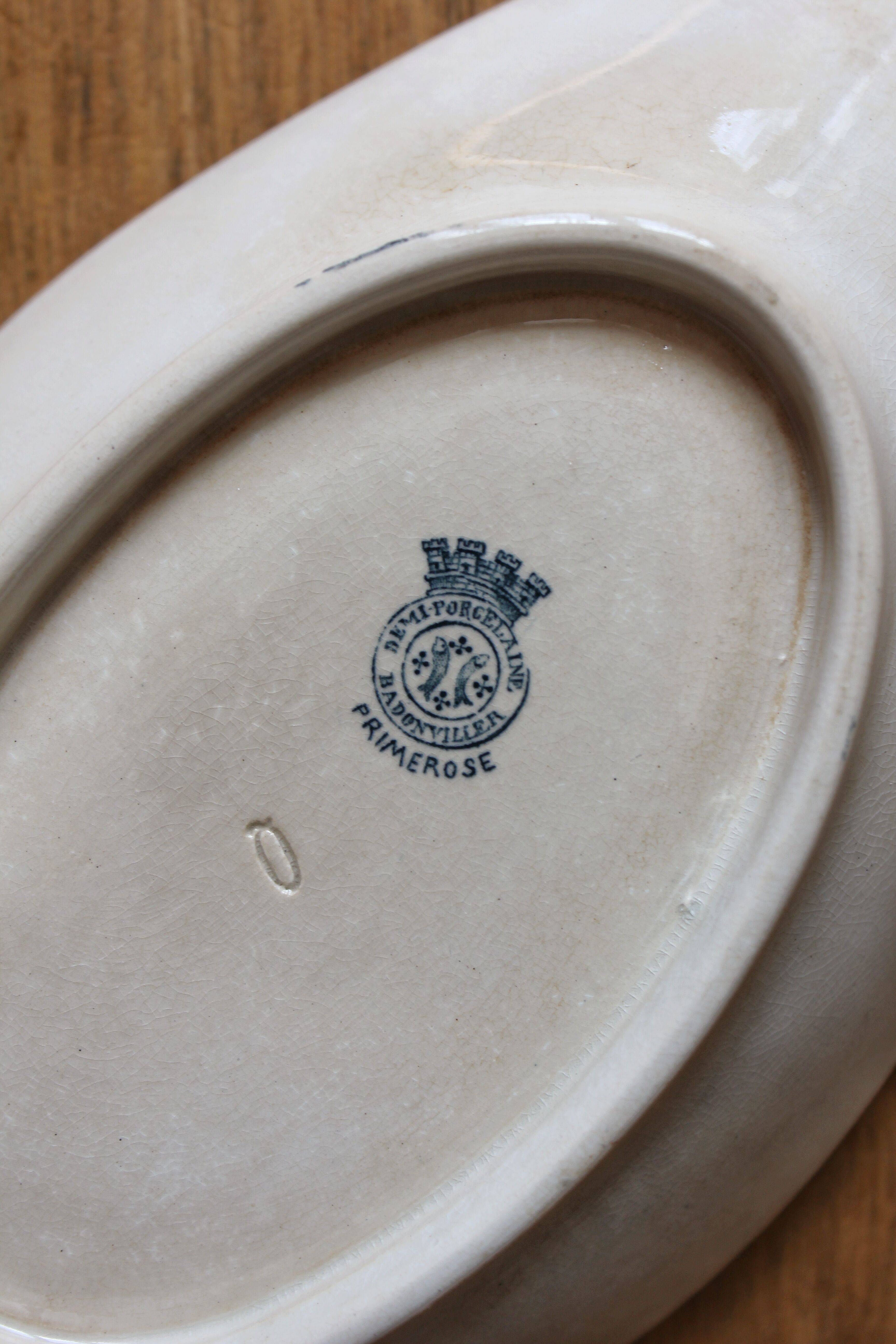 Flat dish in ironstone model "Primerose" Badonviller