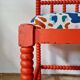 Chaise d'angle "Bobbin" revisitée – Orange Vitaminé & Floral Arty