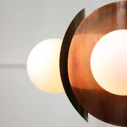 Lustre italien vintage en cuivre et opaline, années 70