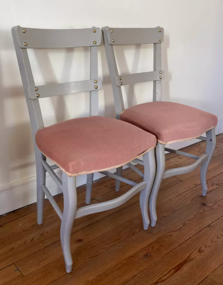 Pair of chairs in gray wood and pink velvet Louis XV style