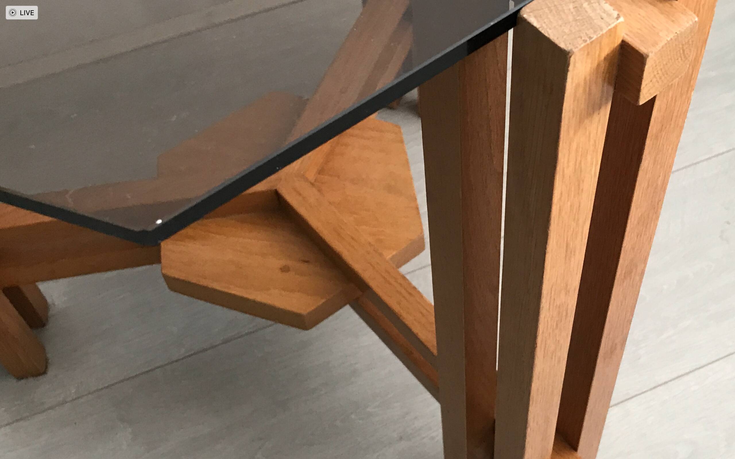 Table d’appoint moderniste néerlandaise en bois et en verre hexagonale des années 1960