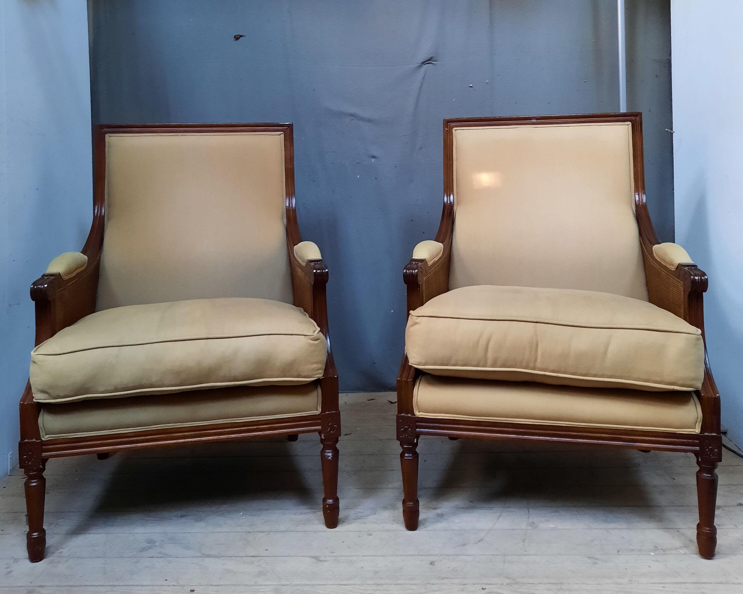 Pair of shepherd Louis XVI style