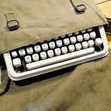 Baby Hermes typewriter beige + bag