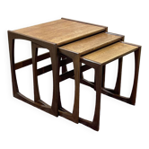 Suite de 3 tables gigognes en teck de la marque GPlan des années 1970