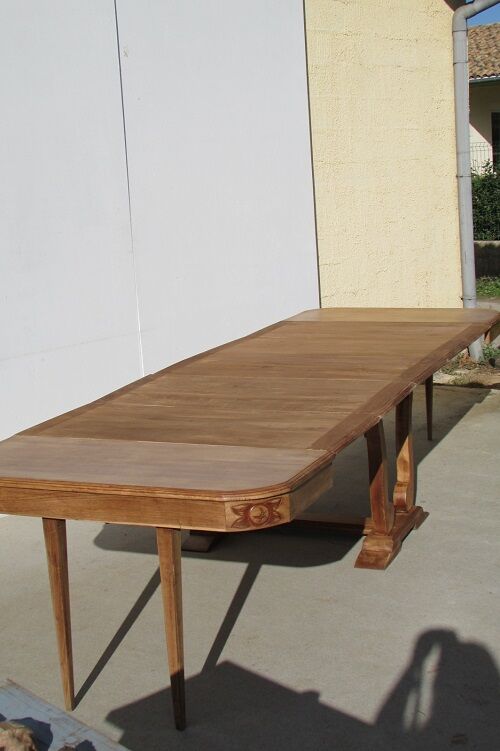 Art Deco table, cradle foot, opening, up to 18 people