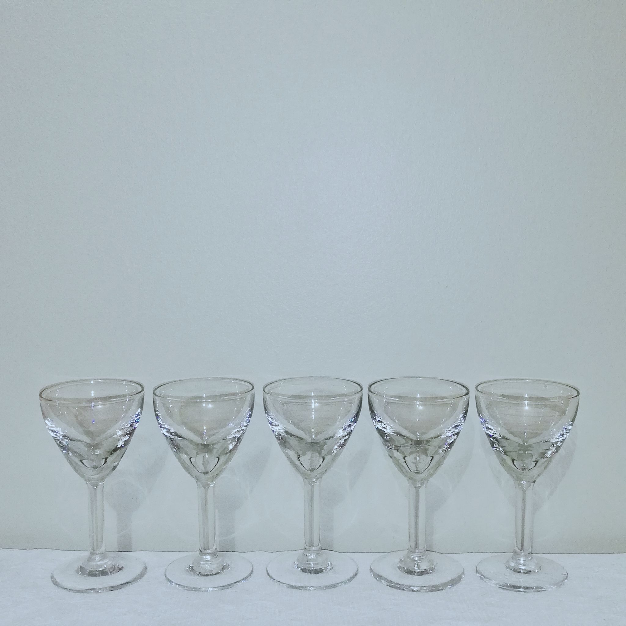 5 glasses of bistro for aperitif or digestive