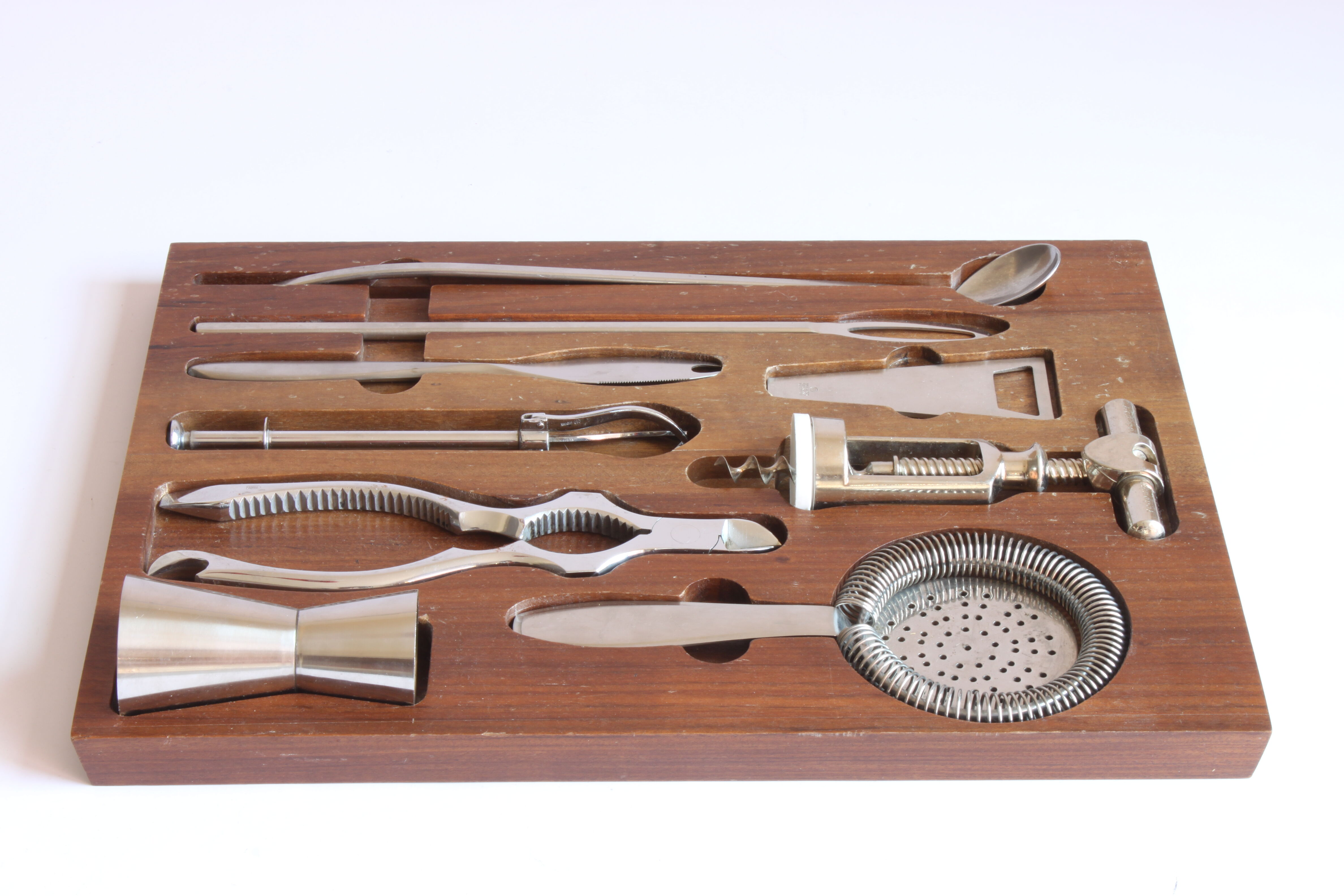 Teak wooden cocktail bar tool set, 1960s.