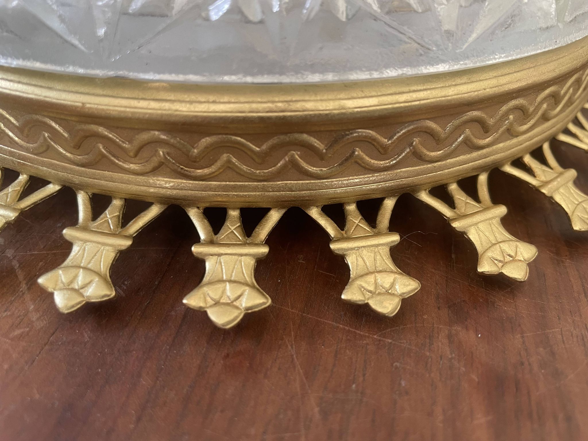 Plafonnier vintage verre taillé et métal doré