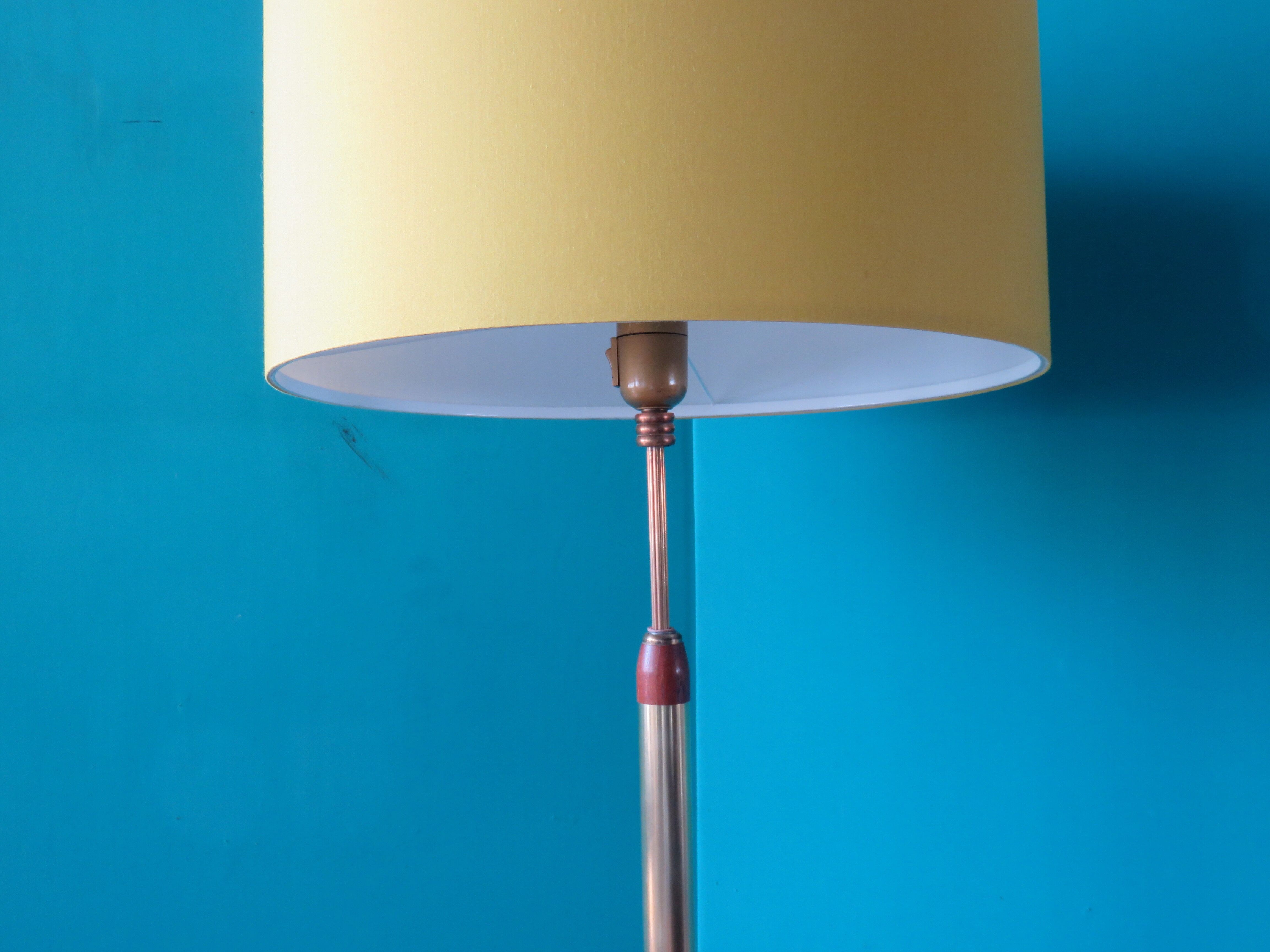 Lampadaire en laiton et teck, Danemark 1955