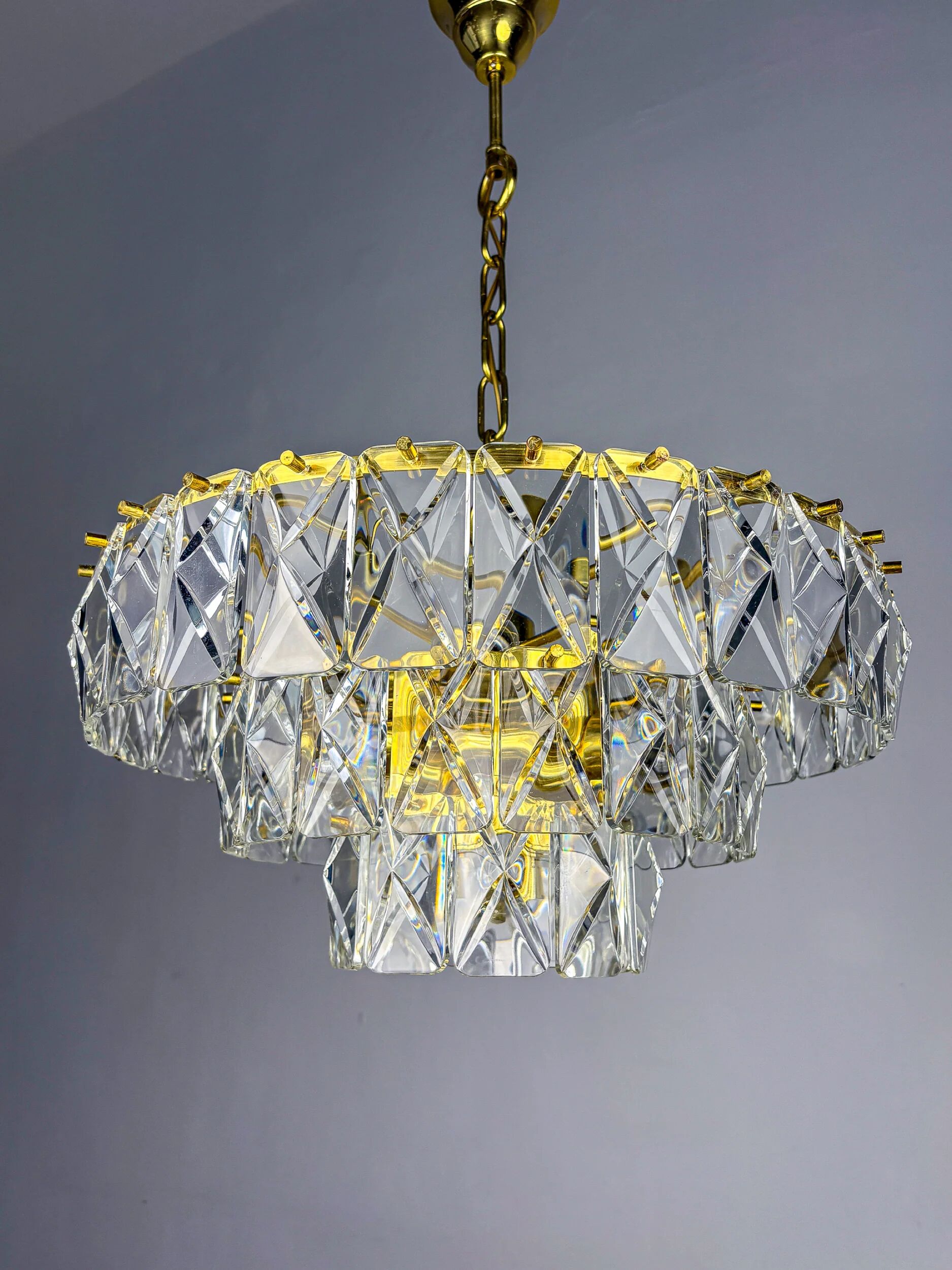 Kinkeldey 3-tier cut crystal chandelier, gilt brass, Germany, 1970s
