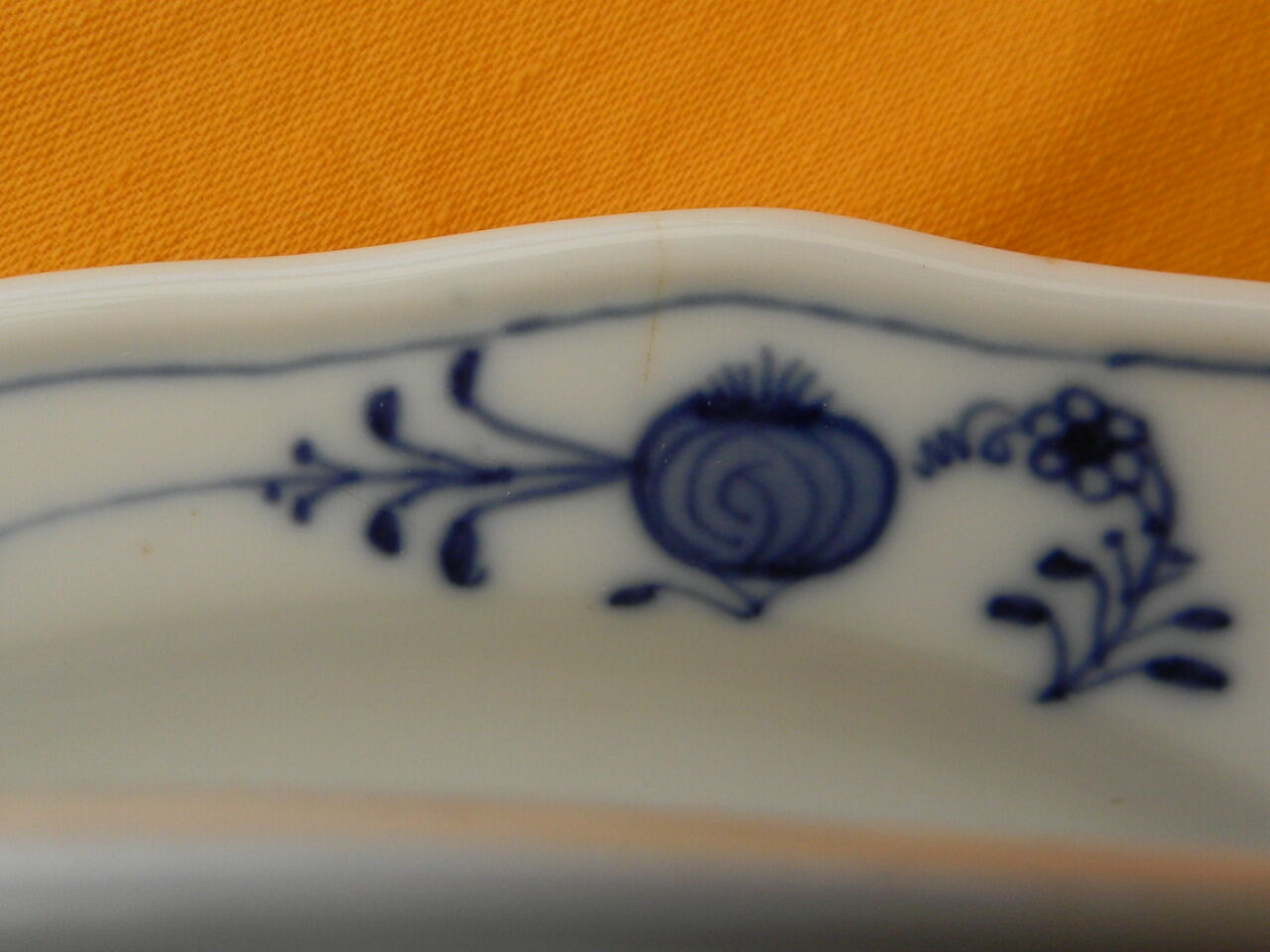 Porcelain saucière germany meissen germany.