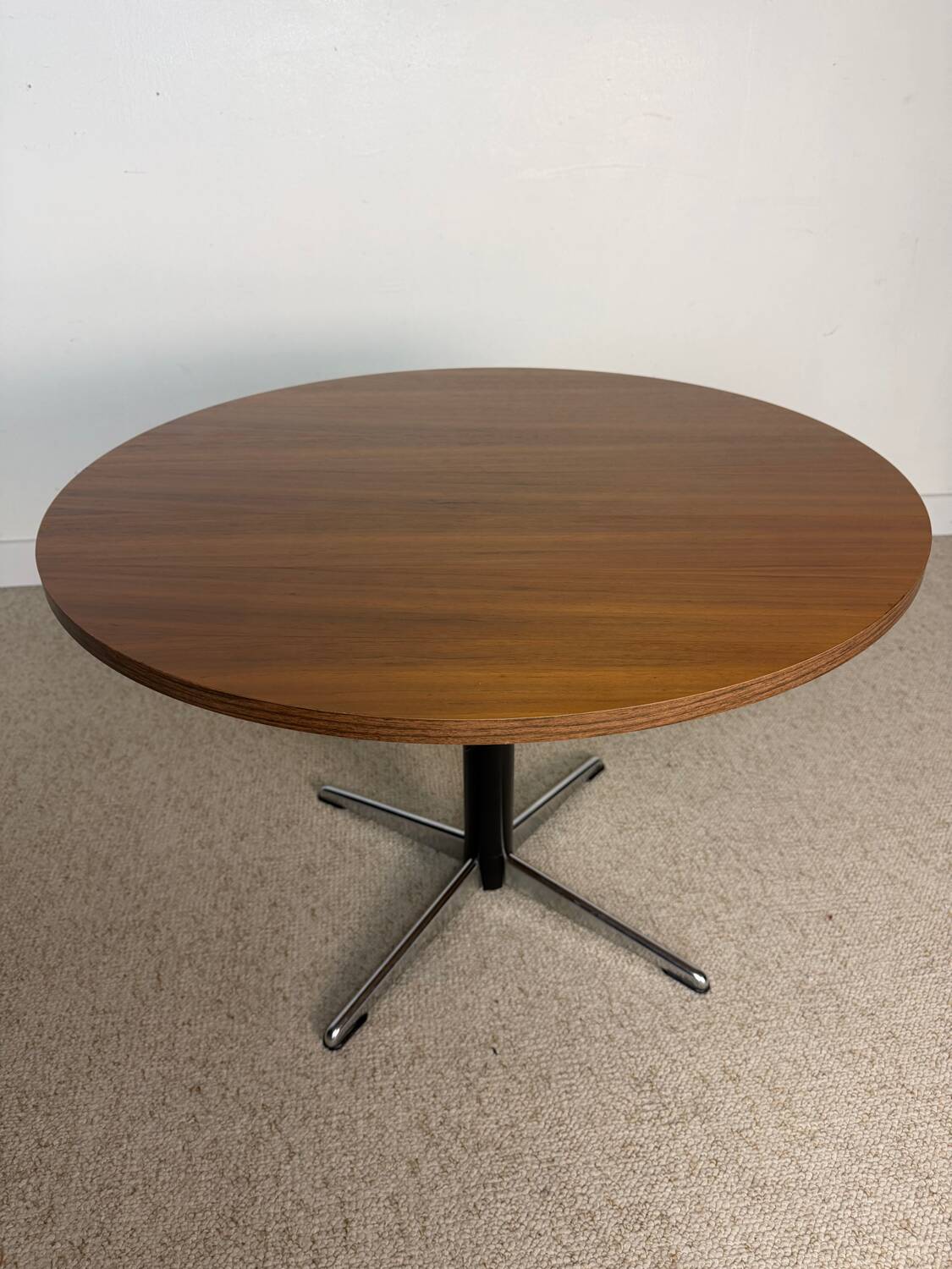 Vintage German round coffee table – Walnut & star base