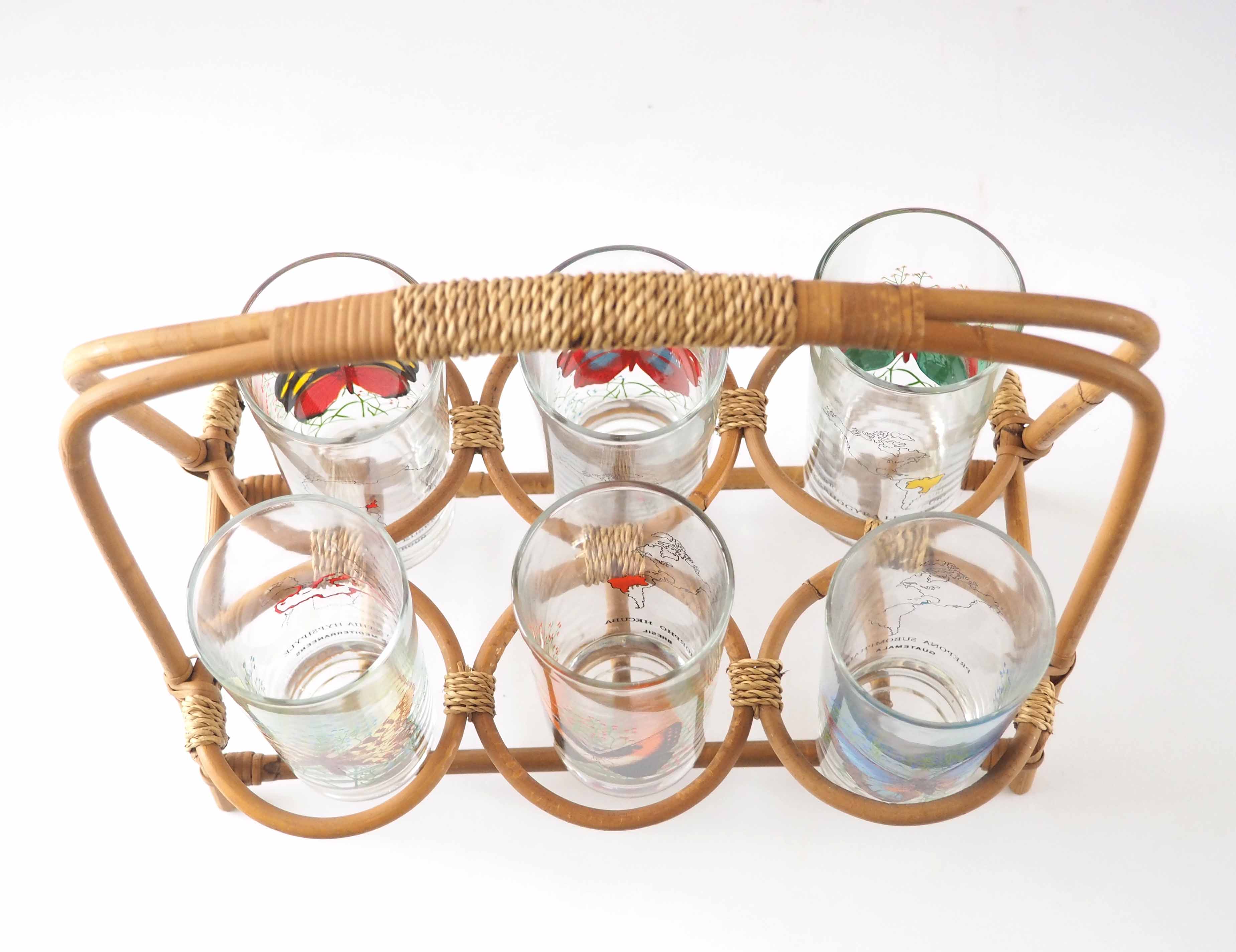 Lot de 6 verres vintage et support rotin