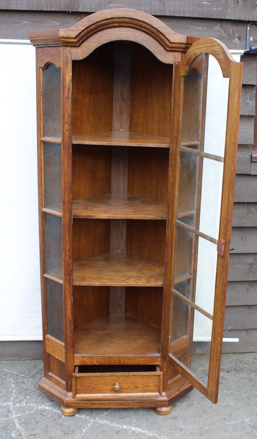 Oak corner bookcase 1930