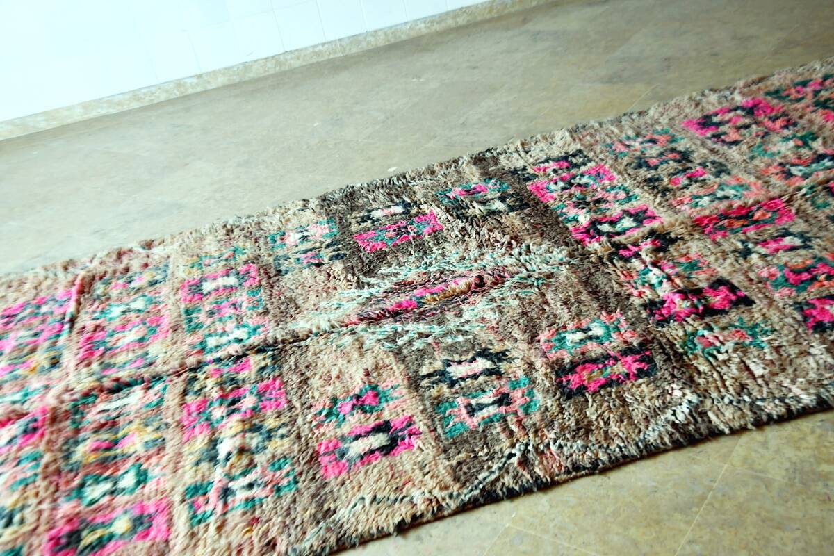 Vintage Boujaad rug 340 x 165 cm