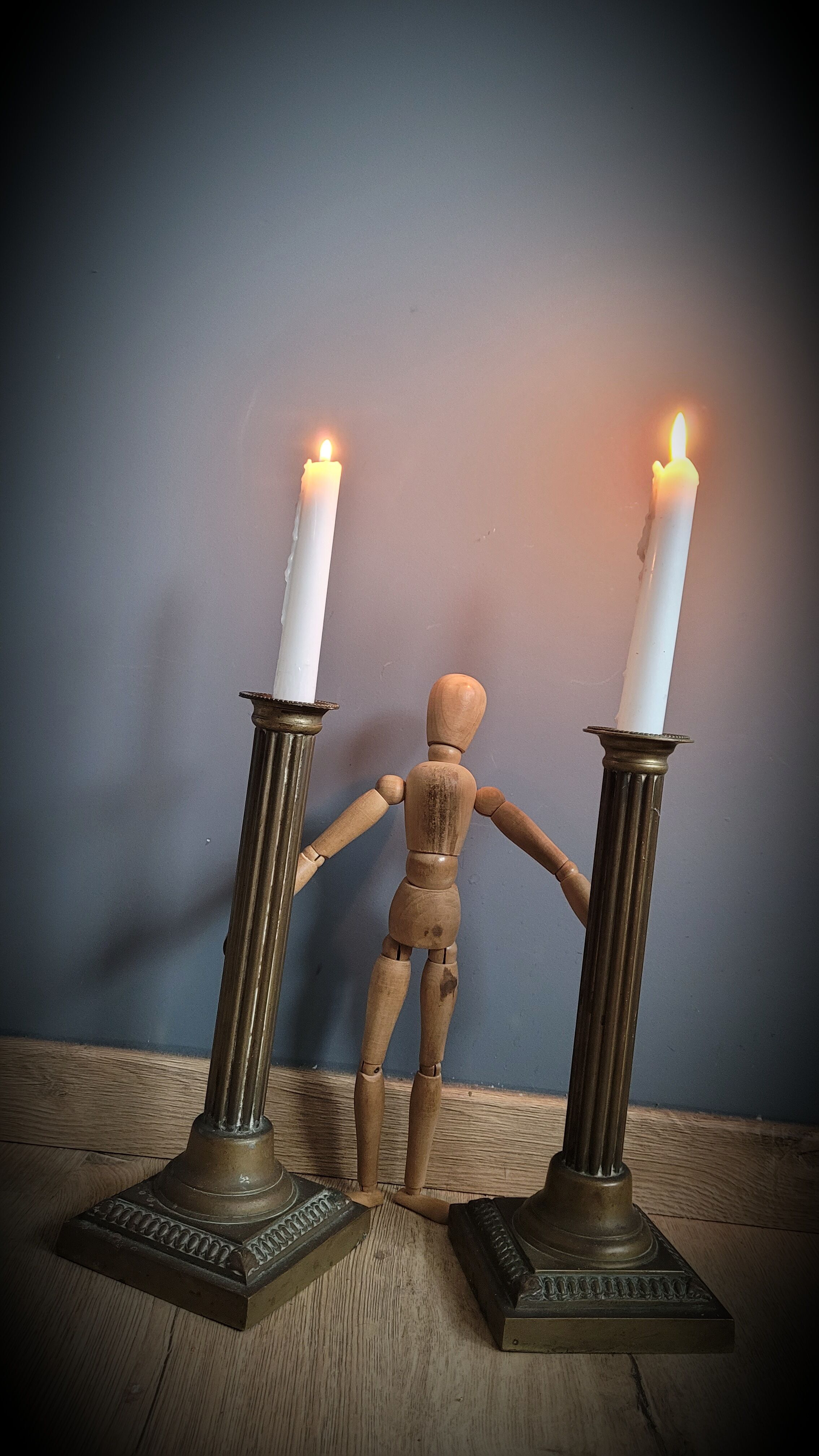 Duo brass candle holders column