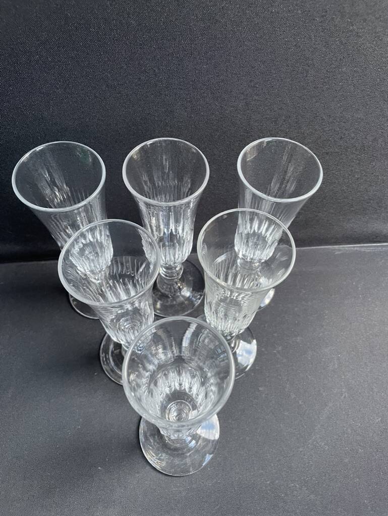 6 Champagne flutes – Baccarat/Saint Louis - Cut crystal - 19th century