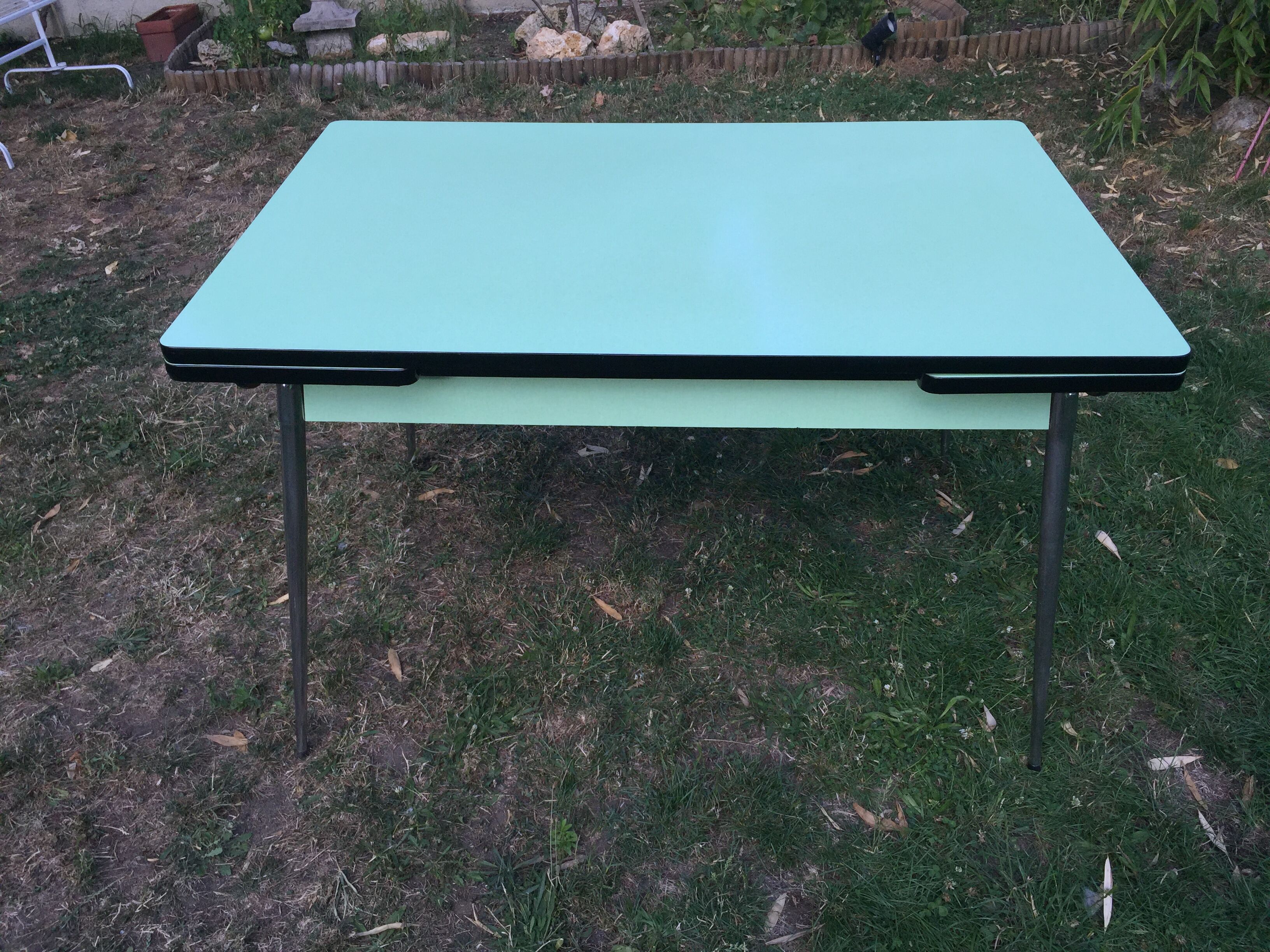 Vintage set in formica