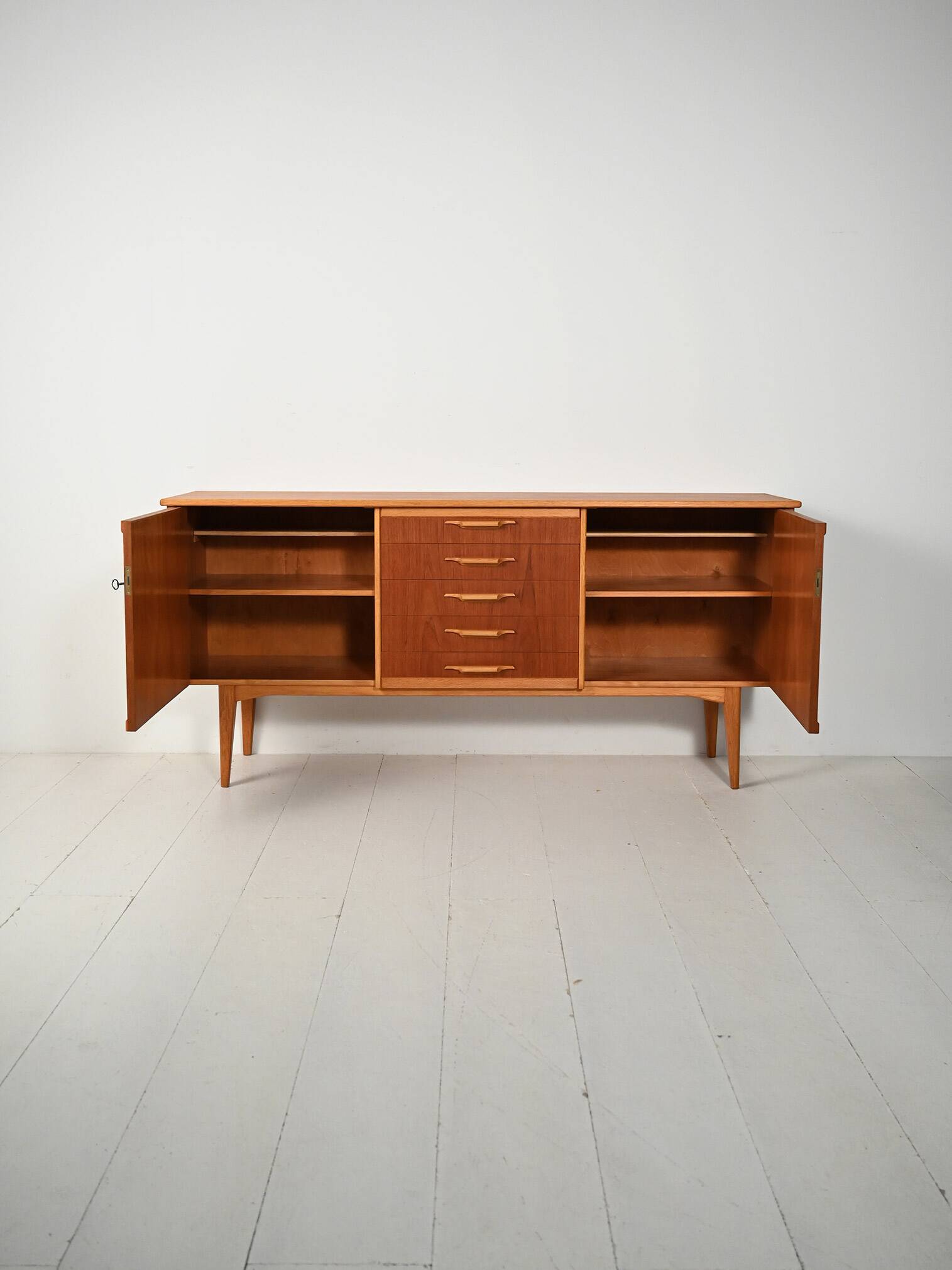 Scandinavian vintage Sideboard in Teak and Oak