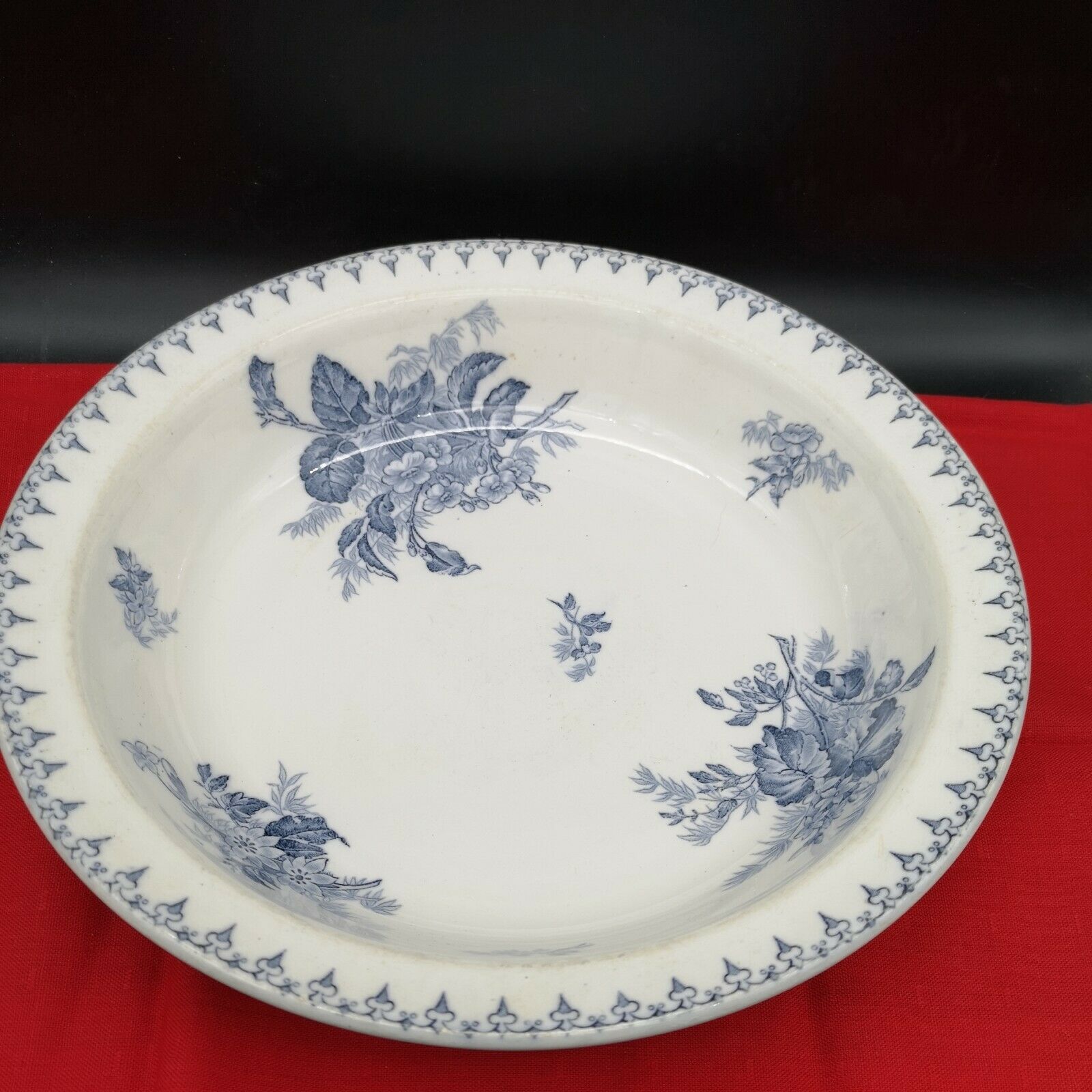 Round flat hollow earthenware Sarreguemines model Flora