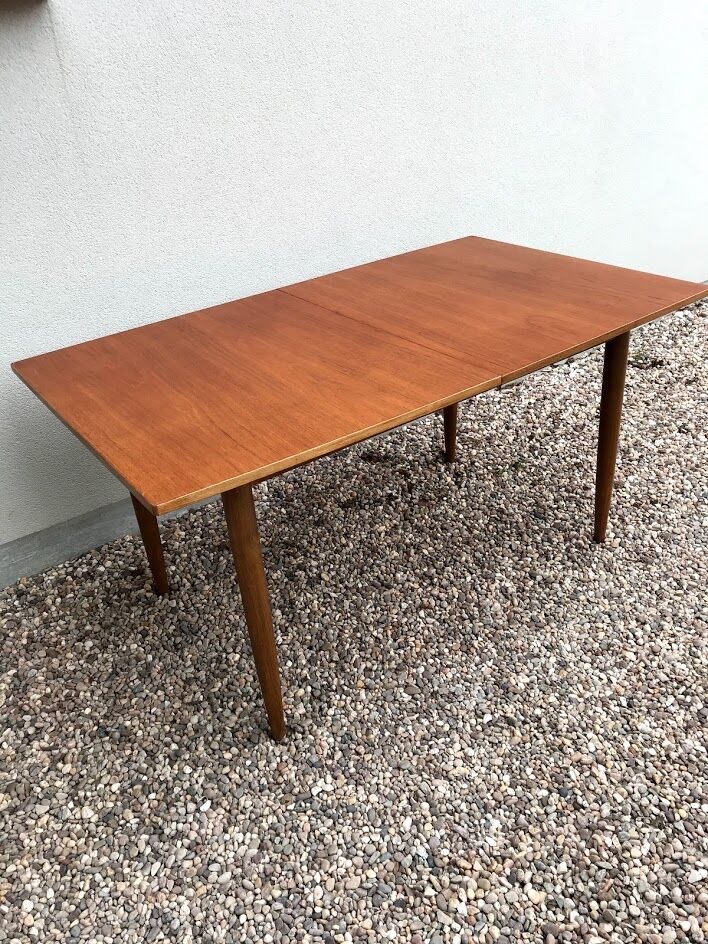 Expandable table 1970