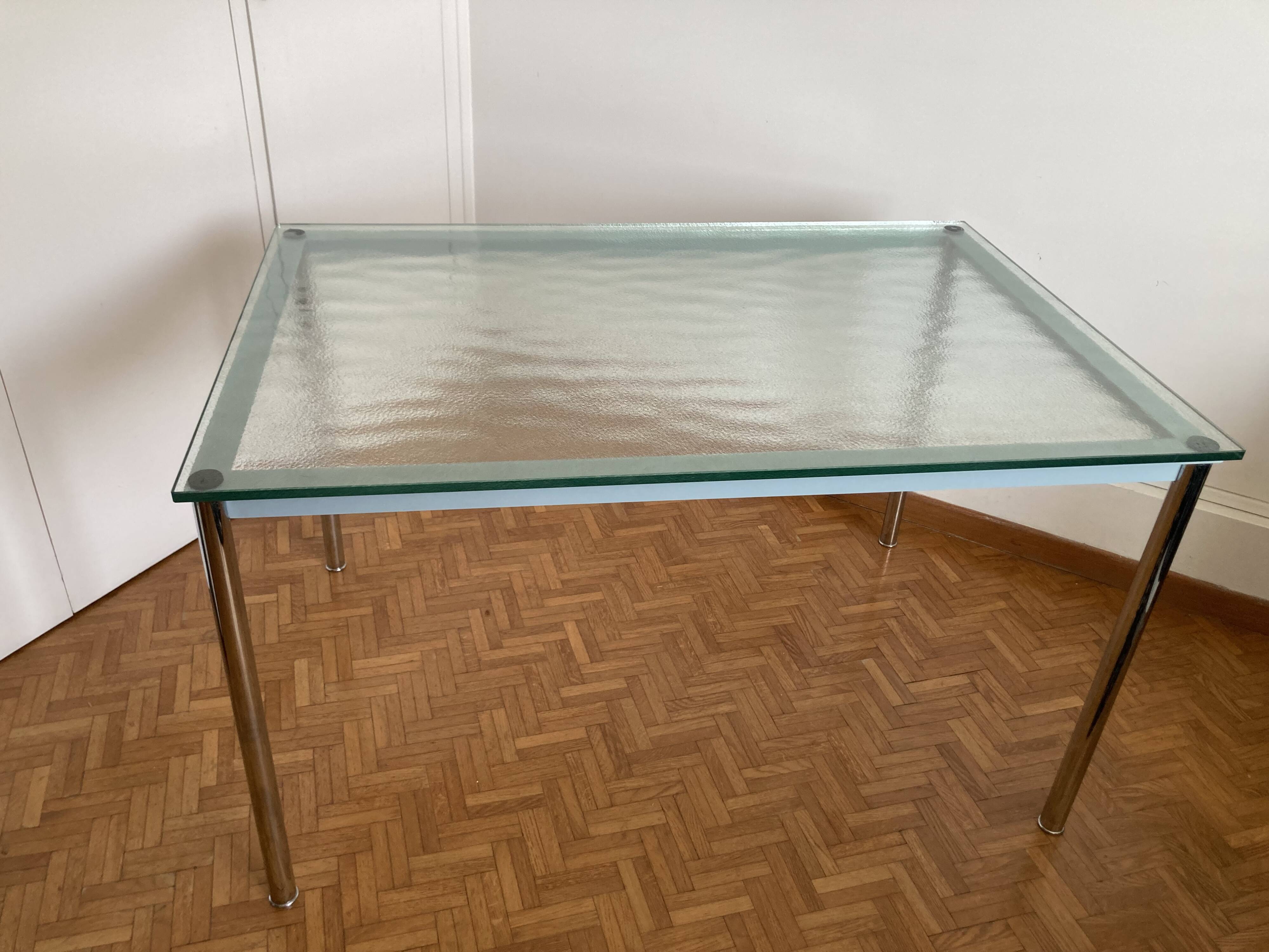 Le Corbusier's LC10 high table