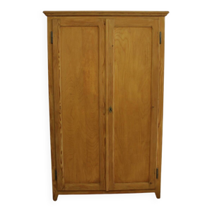 armoire parisienne